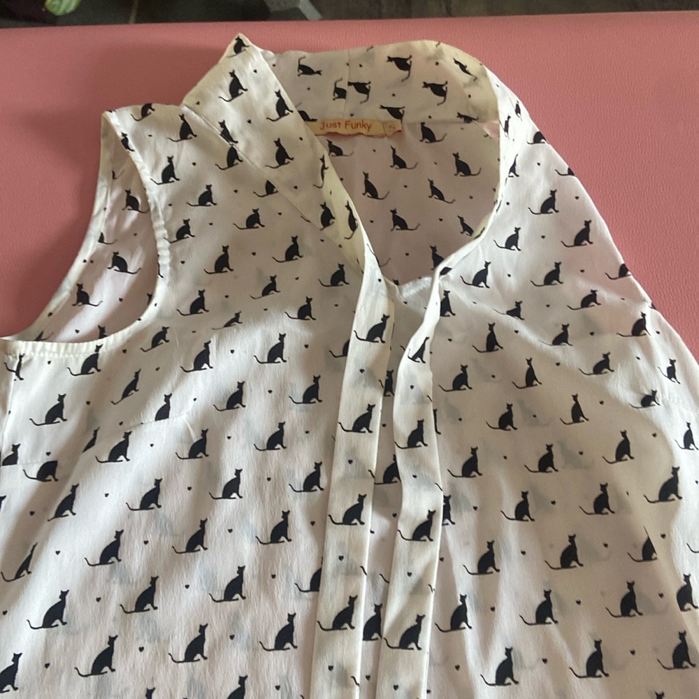 ♥️3 for 15$ ♥️Retro cat sleeveless blouse